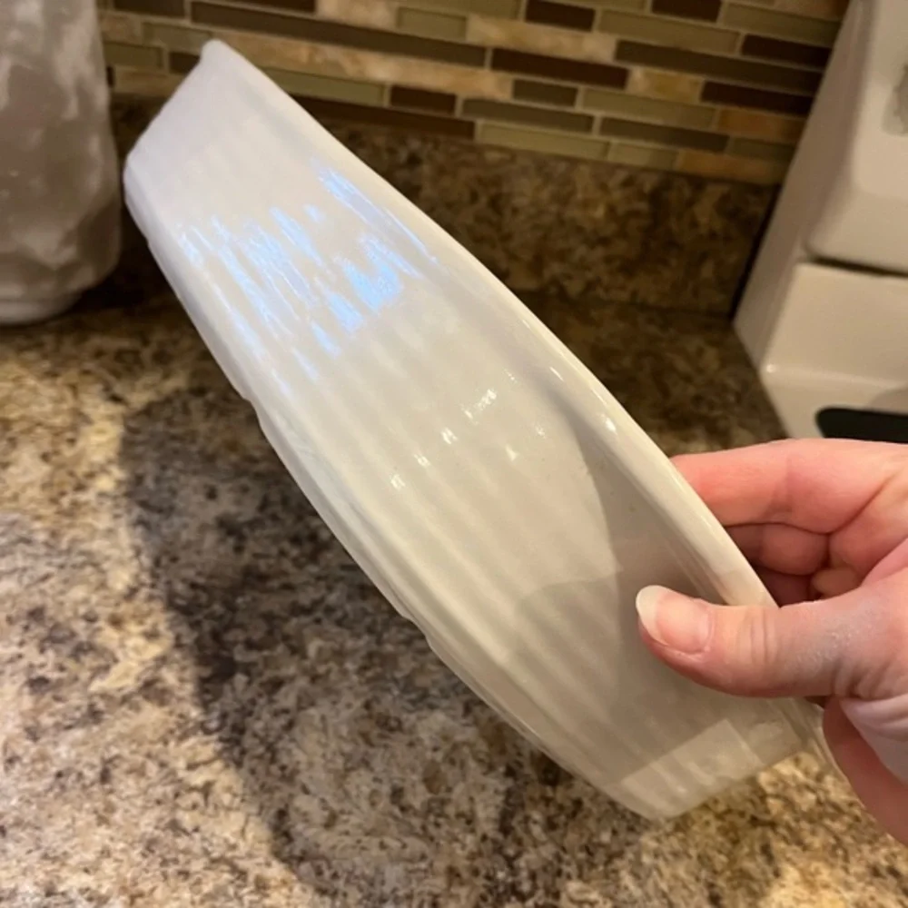 Pampered Chef-Family Heritage-15x10-Stoneware Baker: Vanilla Glaze-061002